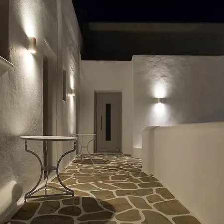 Hh Paros Sky